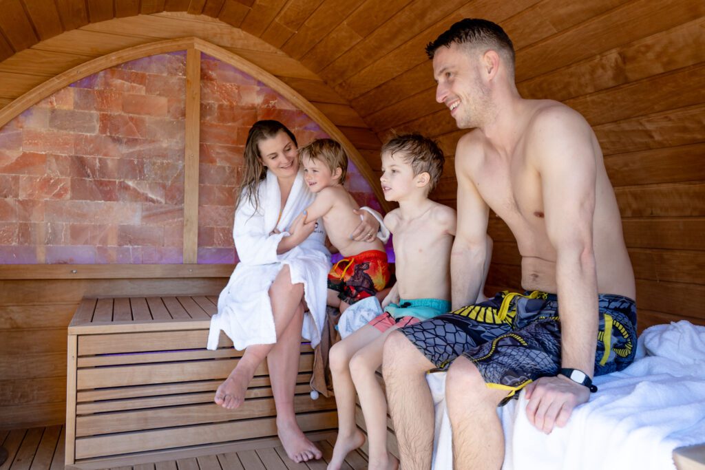 HimmerLand-Aktiviteter-Svømmehal-Sauna-Familie