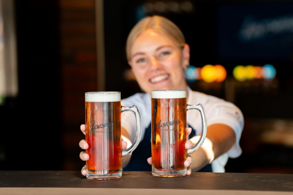 HimmerLand-Restaurant-og-fest-Larsens-Sportsbar-&-Bistro